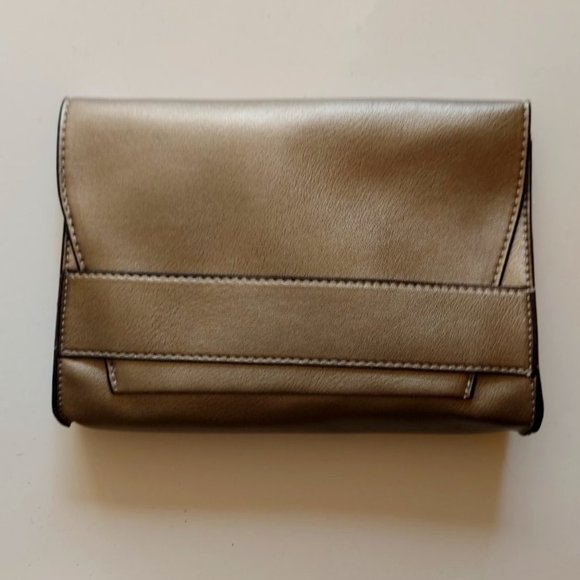 *NEW* Summer and Rose Purse With Removeable Strap - Picture 1 of 7